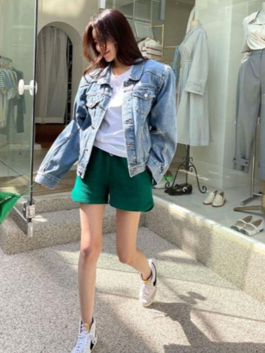 Classic Never Outdated Hong Ko - Street Fashion Hong Kong review and price