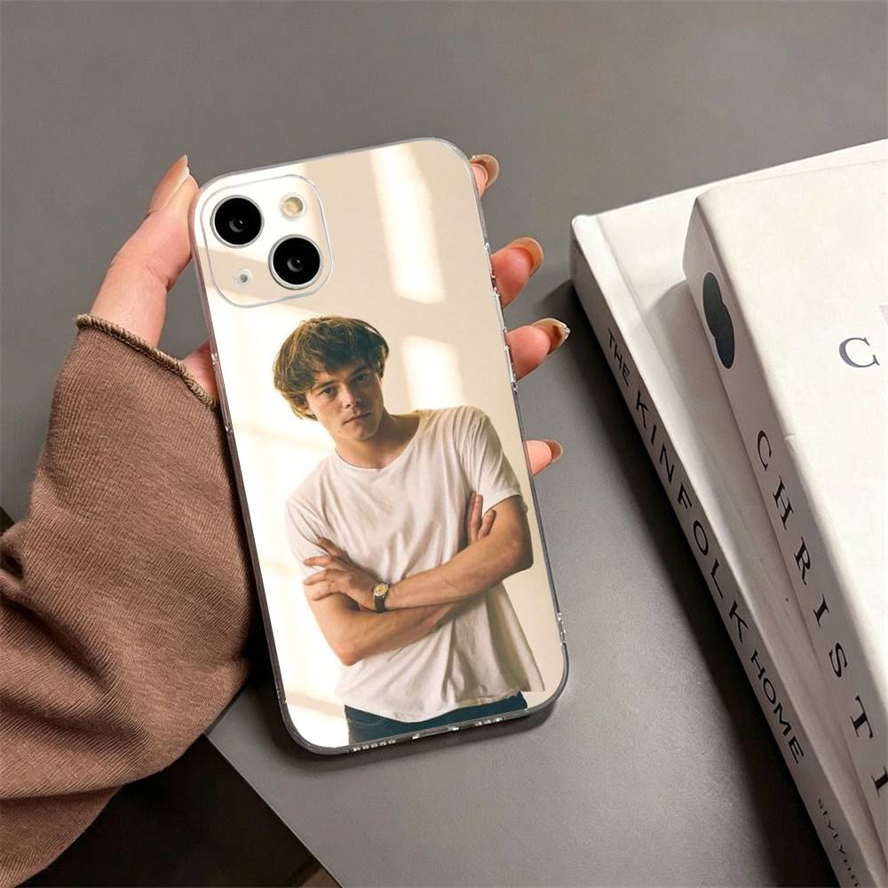 British actor Charlie Heaton P - Street Fashion Official review and price